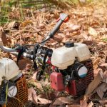 Se scaricare la benzina da un tosaerba per l’inverno: gli